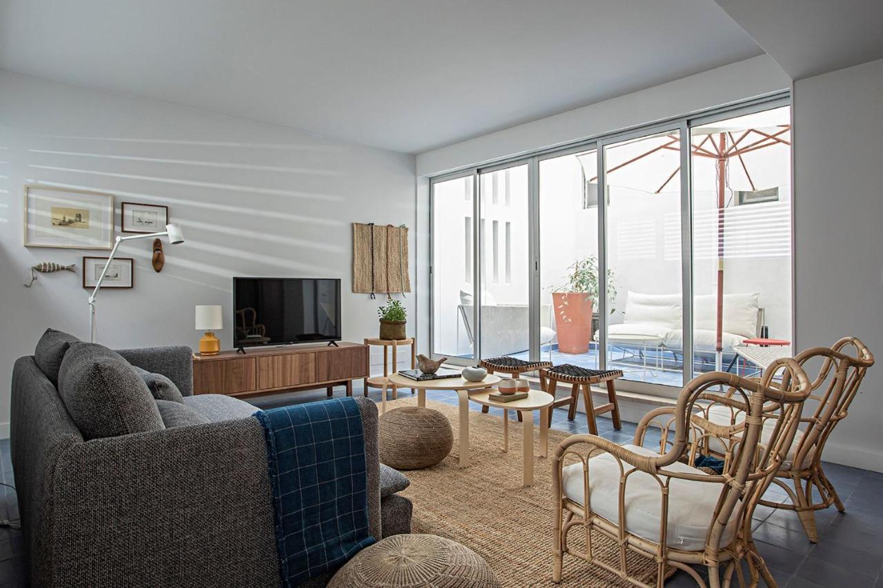 Piso Azul Premium Apartments In Bairro Alto By Lovelystay Lisbon Exterior photo